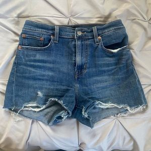 High Waisted Levi Shorts
